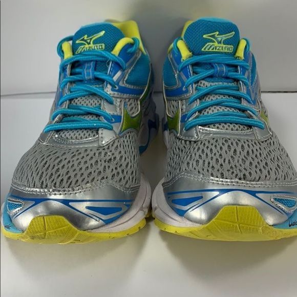 Mizuno women size 10.5 “SEXY”running shoe - Picture 11 of 16